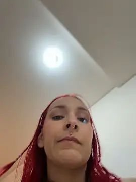 Amelie-RedHoney webcam