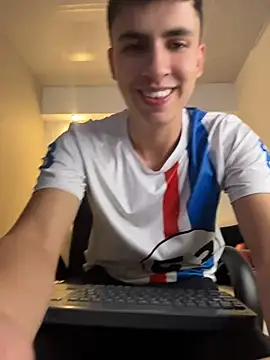 AdrianRinaldi live sex cam