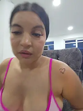 Pretty_Julieta webcam