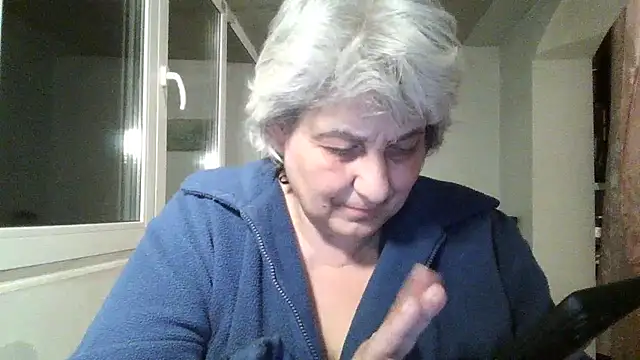 ExquisiteMature webcam