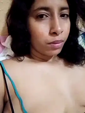 Webcam Model (hotaniani) is live