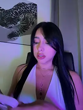 Webcam Model (isabella_jade)  is live.Free join now!