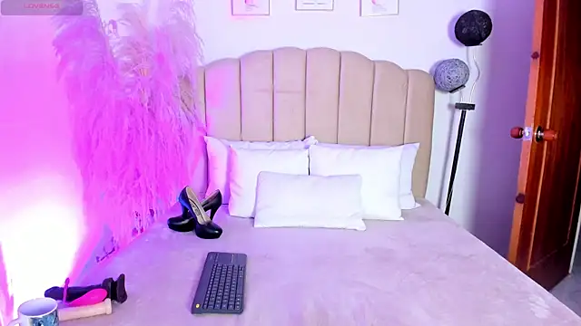 _aithanaa_ - _aithanaa_'s free webcam - UK Sex Cams