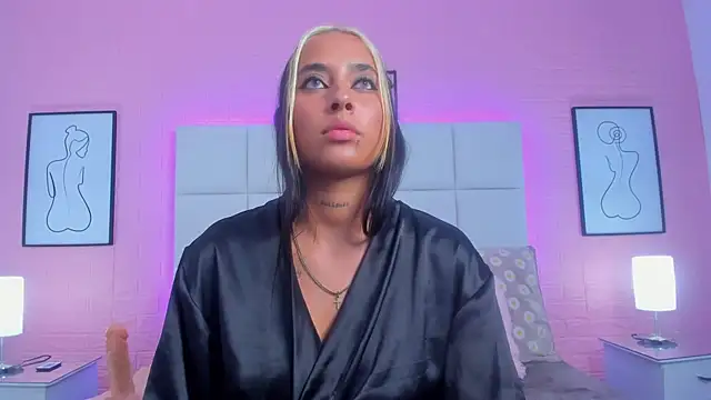 charlotte_kisss - Charlotte_kisss's free webcam - UK Sex Cams