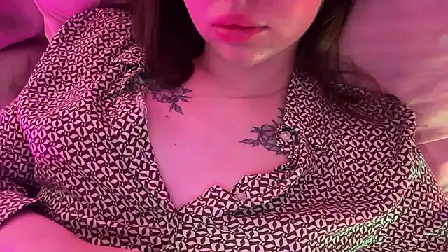 AlmaryKim's Stripchat show and profile