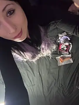 MissMidnightUK webcam