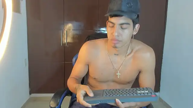 Milo_LatinBoy webcam