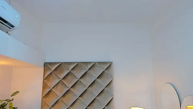 malaia_hills - Malaia_hills's free webcam - UK Sex Cams