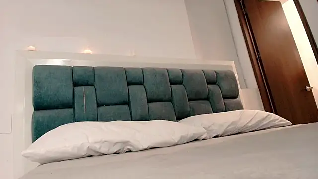 paulina_ponce - Paulina_ponce's free webcam - UK Sex Cams