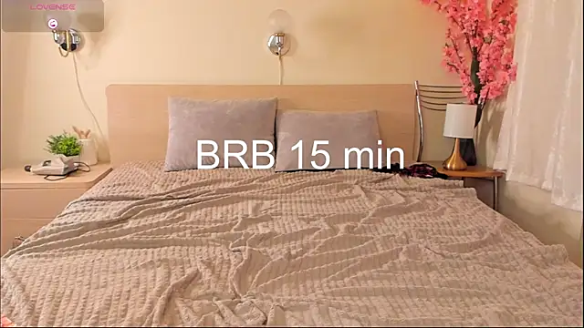 PeachMirth - brunette petite live cam model from 