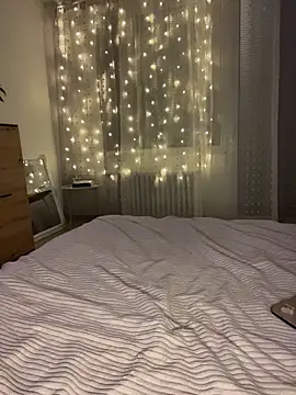 EllaMoonlight webcam