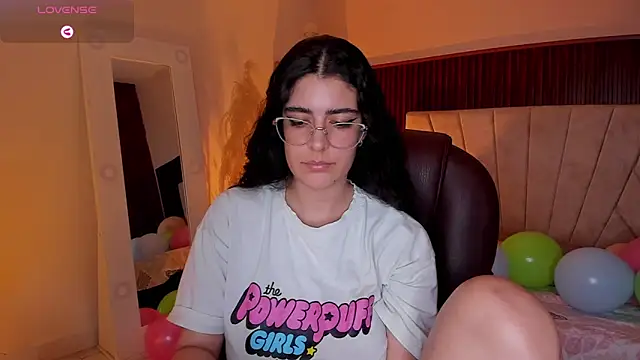 _niah_ (F young) - BIRTHDAY GIRL NAKED DANCE! 🎂👑