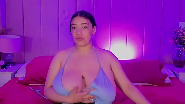 MollyBigBoobs12 webcam