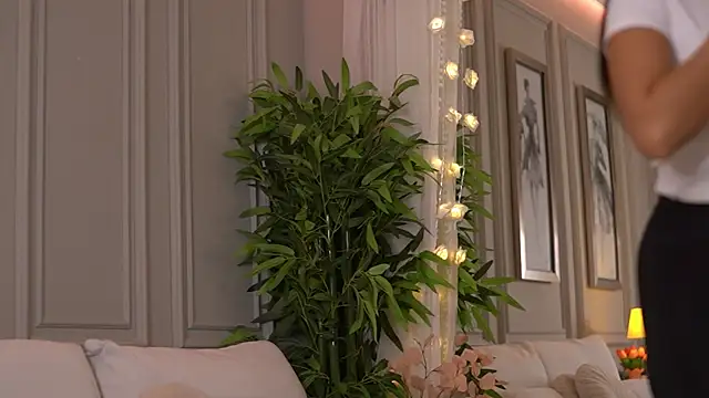 NicoleCellini - Live Cam