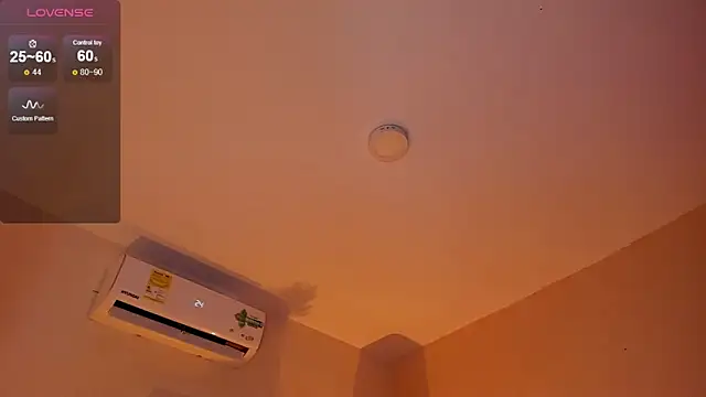 _Niah_ Stripchat cam model