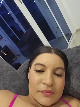 Pretty_Julieta webcam