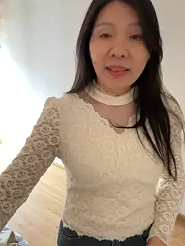 美女xiiuuff18在线直播