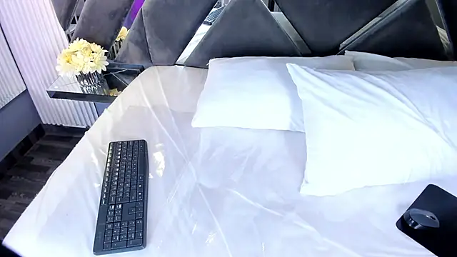 Ivonne_Millerr webcam