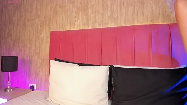 Kendra_kobein webcam