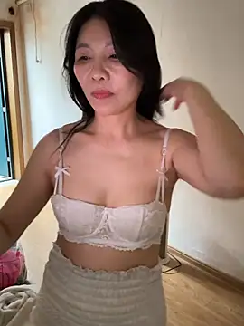 美女xiiuuff18在线直播