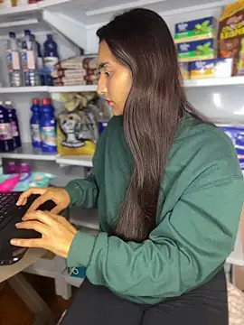 Webcam Model (-BabyLuna)  is live.Free join now!