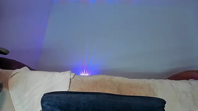 emiily15__ - Emiily15__'s free webcam - UK Sex Cams