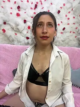 skarletjhonson_ - SkarletJhonson_'s free webcam - UK Sex Cams