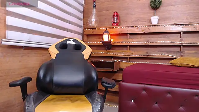 zoe_mature36 - Zoe_mature36's free webcam - UK Sex Cams