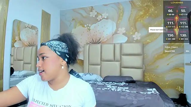 NahomiWalker_ webcam