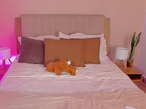 nicolle_duke - Nicolle_Duke's free webcam - UK Sex Cams