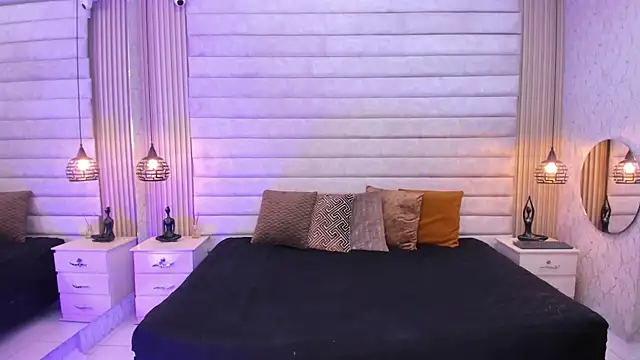 VictoriaaBlair webcam