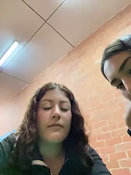 Amber_rosse_outdoors webcam