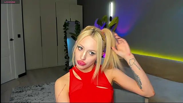 luna_beverly - Luna_Beverly's free webcam - UK Sex Cams