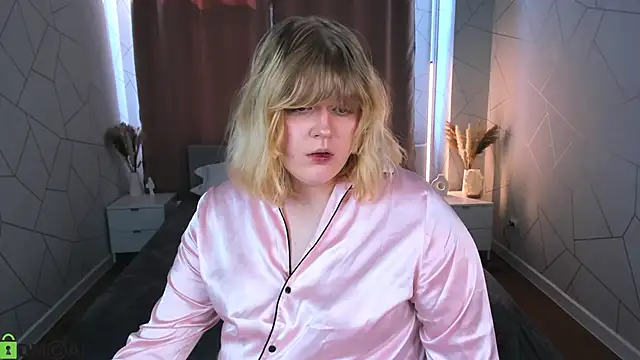 luna_c0ra - Luna_c0ra's free webcam - UK Sex Cams