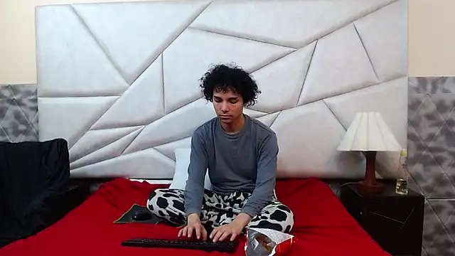 Nyx_and_Arian webcam