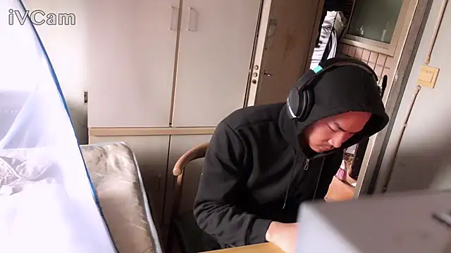 dyjdddttj Live Webcam on Stripchat