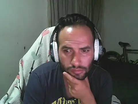 axelcolix - Axelcolix's free webcam - UK Sex Cams