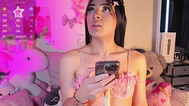 iam_emiily_ - Iam_Emiily_'s free webcam - UK Sex Cams