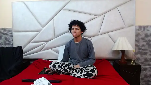 Nyx_and_Arian webcam