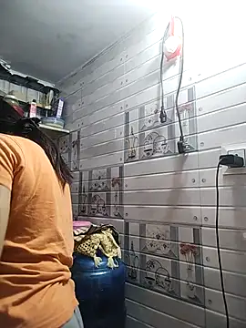 Webcam Model (Rising_Queen)  is live.Free join now!