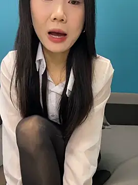 美女ZHJKS9988在线直播