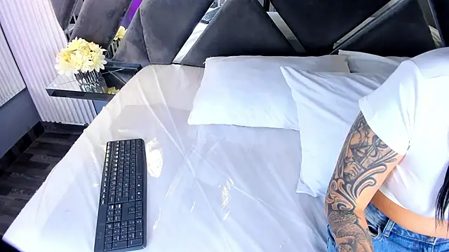 Ivonne_Millerr webcam