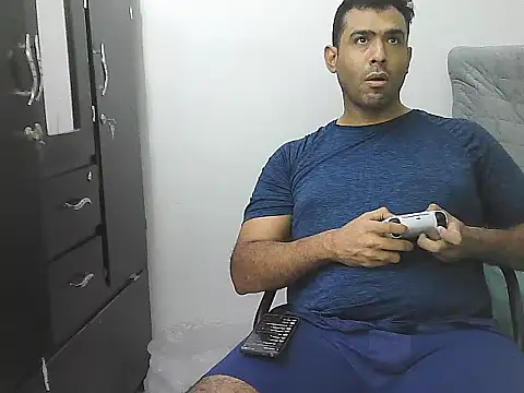 AlphaLatinoBear webcam