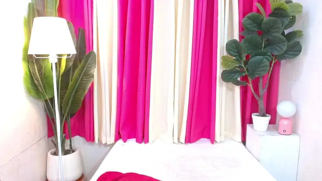 Notaestheticallykylinee live sex cam