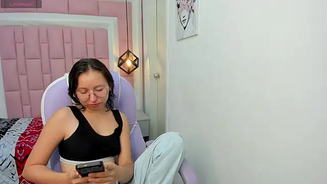 klaret_toy - Klaret_Toy's free webcam - UK Sex Cams