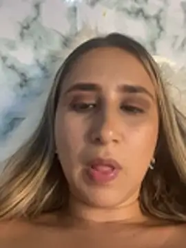 VictoriaWhitmore webcam