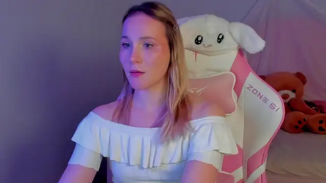 elaravoltage - ElaraVoltage's free webcam - UK Sex Cams