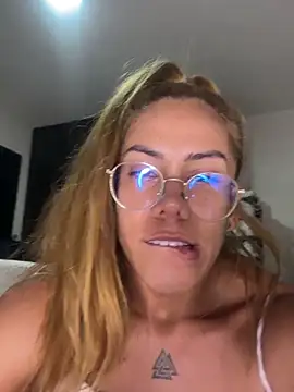 sexymusclegoddess webcam