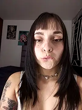 KARINNA__RAVEN webcam