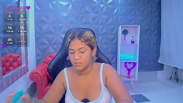 Cristal_War live sex cam